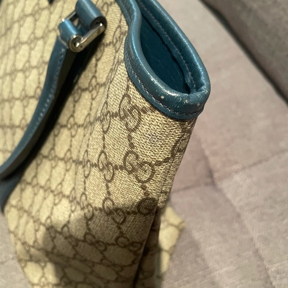 Gucci tote- canvas is in gorgeous condition - Picture 3 of 7